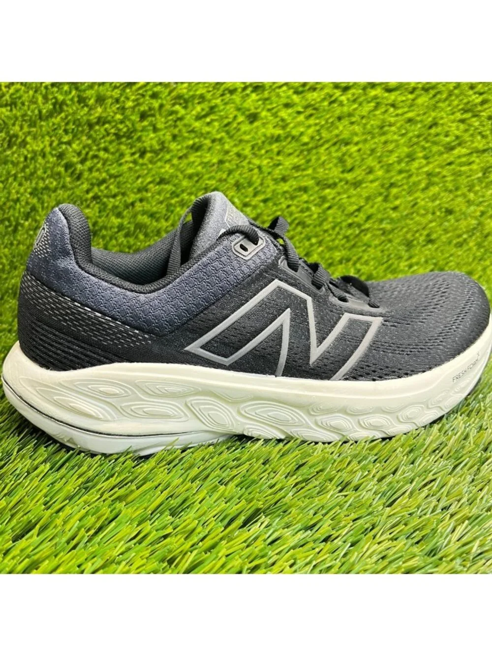 New Balance Fresh Foam X 860v14 Womens Size 8 Black White Running Shoes Sneakers